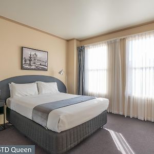 Budget One-Bedroom Apartment